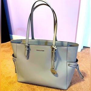 Michael Kors - Gilly Large Leather Bag